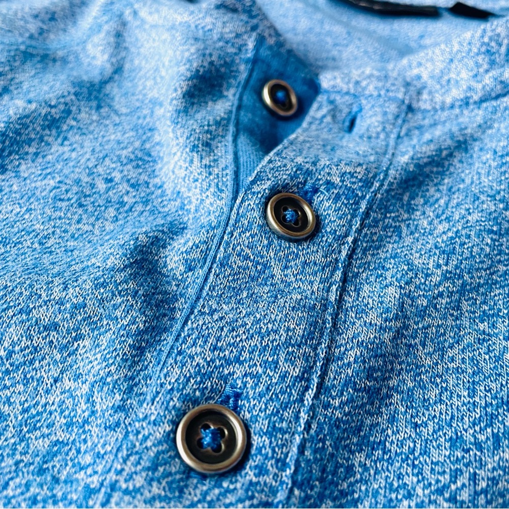 Apt. 9 Light Blue Men’s Henley. Size S
